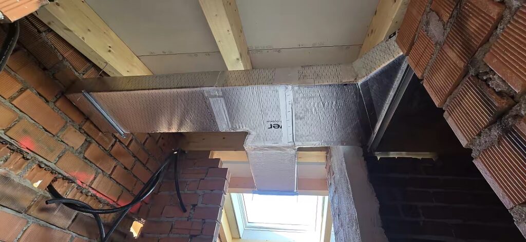 Montaje de ventiladores y chimeneas de ventilación para locales comerciales en Alcorcón y Pozuelo de Alarcón